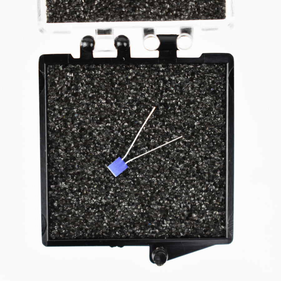 UHV Pt RESISTANCE THERMOMETER, 2.3x2.1mm CERAMIC PLATE, CLASS F0.1, NO CONNECTING WIRES